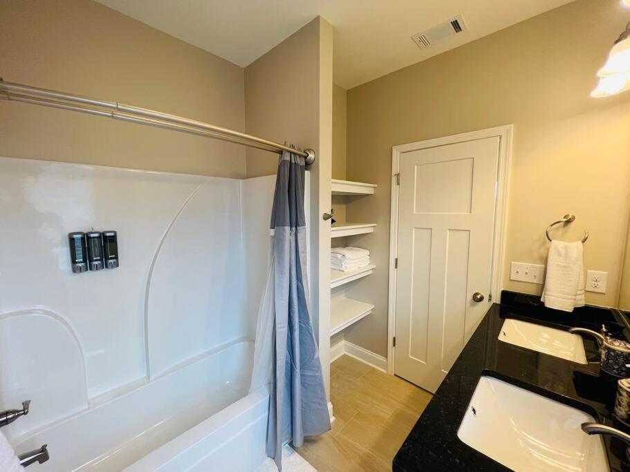 Luxury 4 Bedroom Home And Private Deck By Mcg 6 Augusta Exterior foto